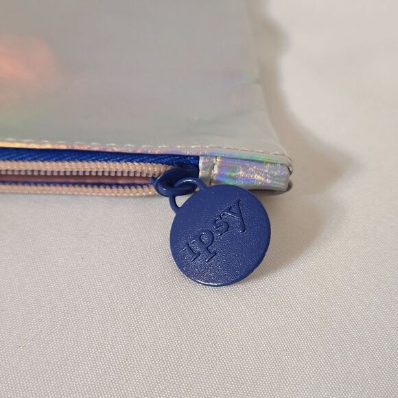 5/$20 Ipsy Cosmetic Makeup Travel Organizer Purse Organizer Silver Shiny - Picture 3 of 6